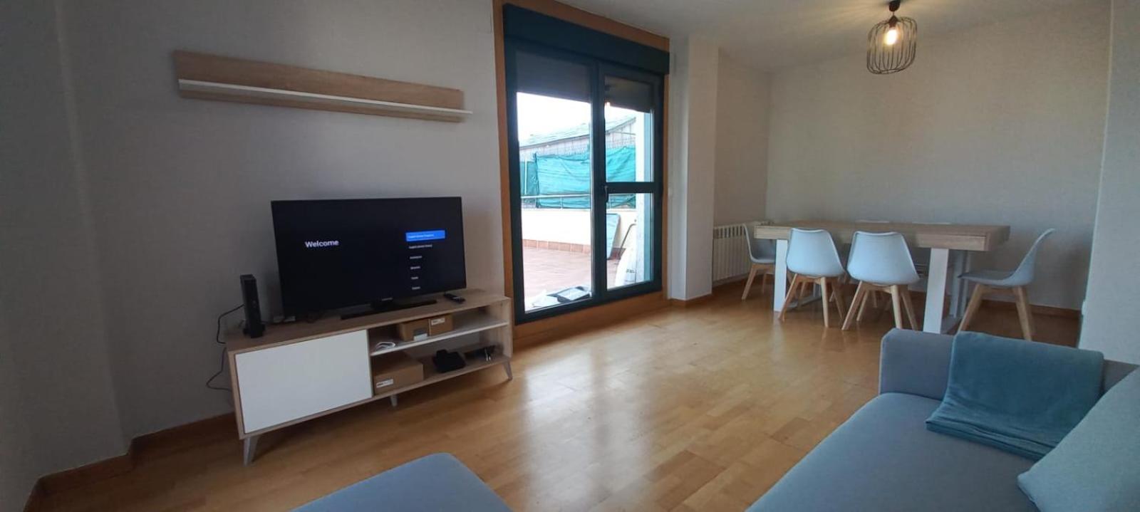 Apartamento Con 2 Dormitorios, Garaje Y Terraza Junto A Valladolid Luaran gambar