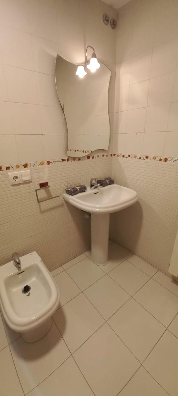 Apartamento Con 2 Dormitorios, Garaje Y Terraza Junto A Valladolid Luaran gambar