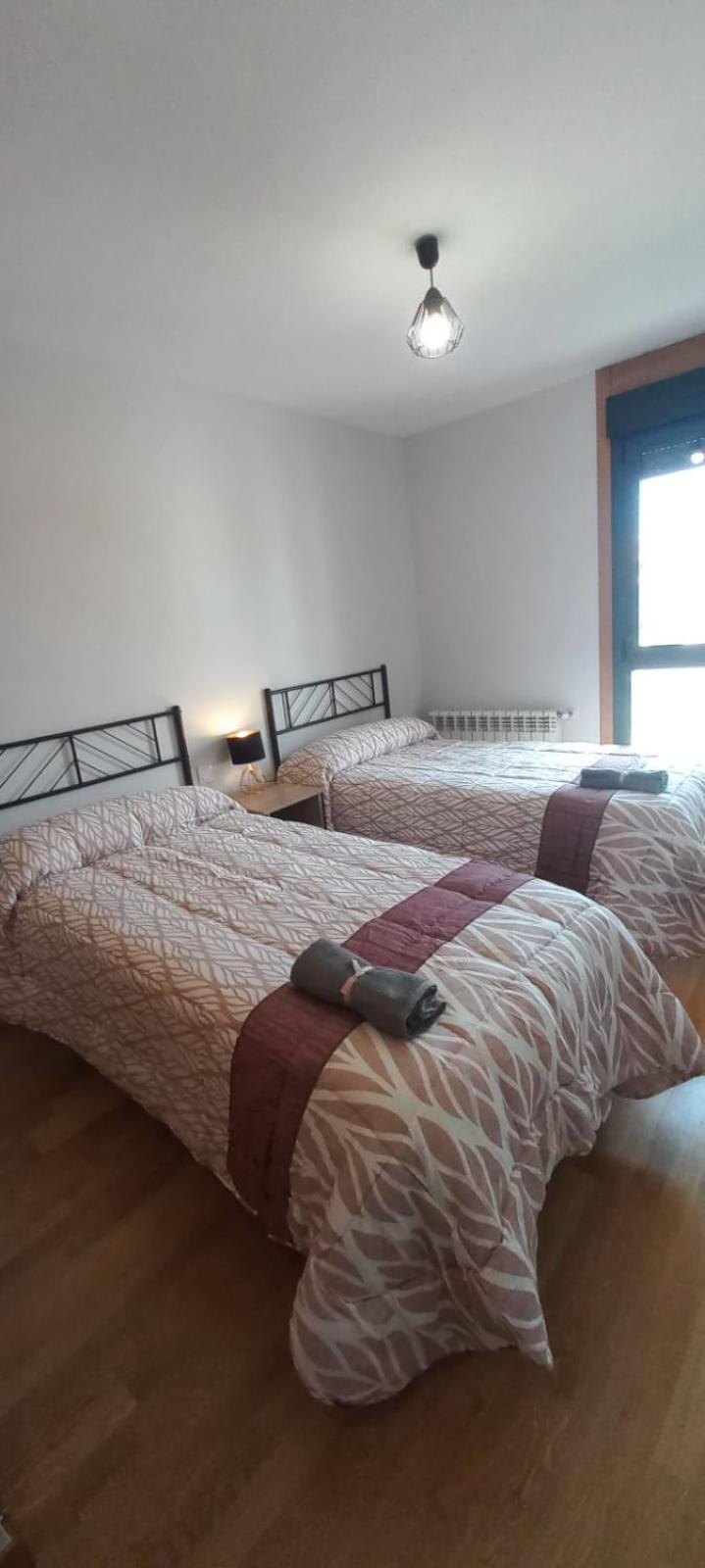 Apartamento Con 2 Dormitorios, Garaje Y Terraza Junto A Valladolid Luaran gambar