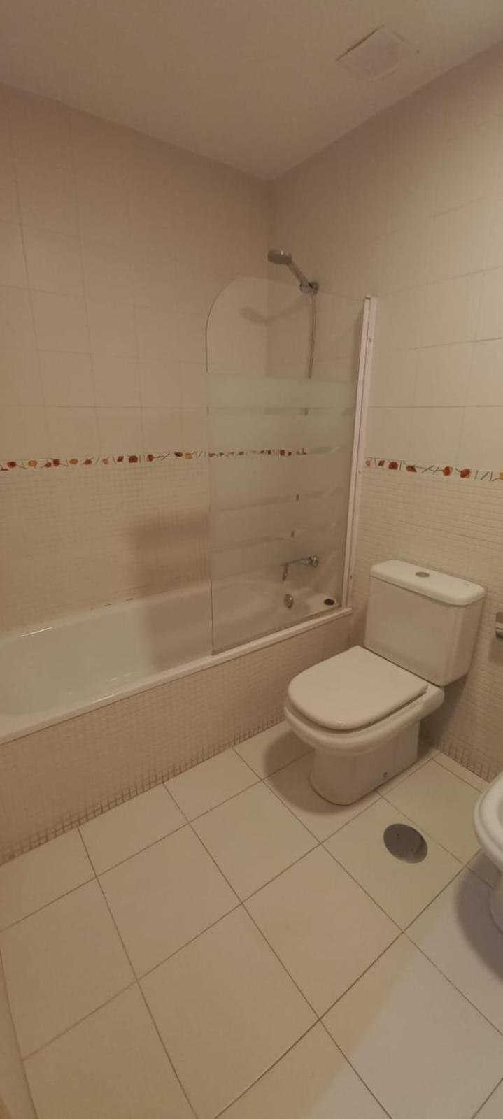 Apartamento Con 2 Dormitorios, Garaje Y Terraza Junto A Valladolid Luaran gambar