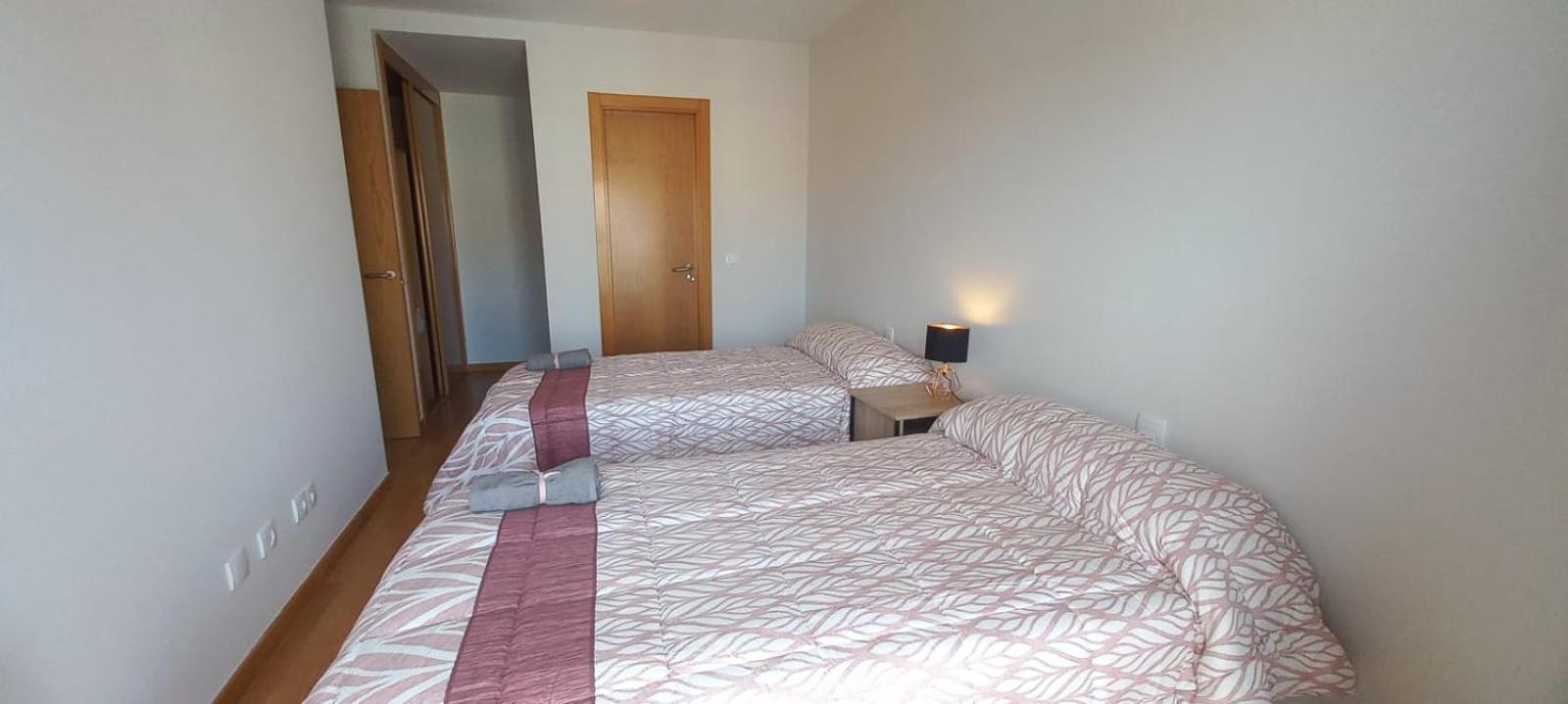 Apartamento Con 2 Dormitorios, Garaje Y Terraza Junto A Valladolid Luaran gambar