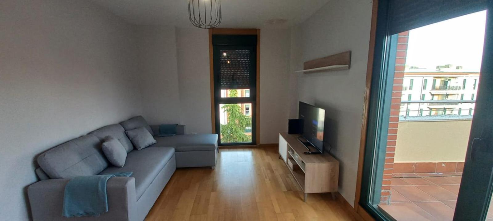 Apartamento Con 2 Dormitorios, Garaje Y Terraza Junto A Valladolid Luaran gambar