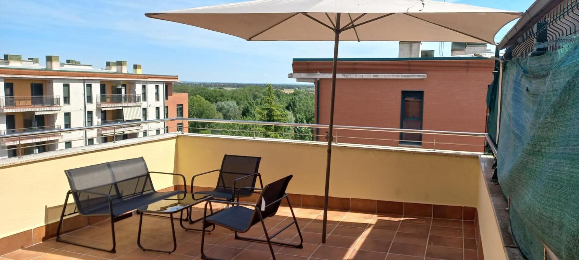 Apartamento Con 2 Dormitorios, Garaje Y Terraza Junto A Valladolid Luaran gambar